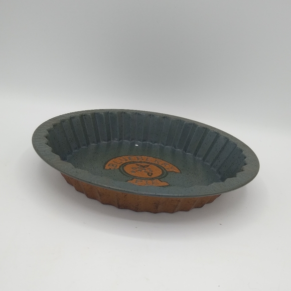 Blueberry Pie Pan Country Kitchen Rustic Decor Wall Hanging - Picture 8 of 9